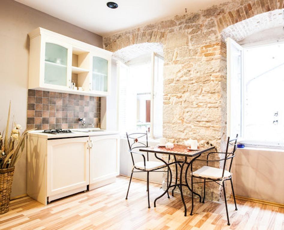 Zara City Apartments Δωμάτιο φωτογραφία